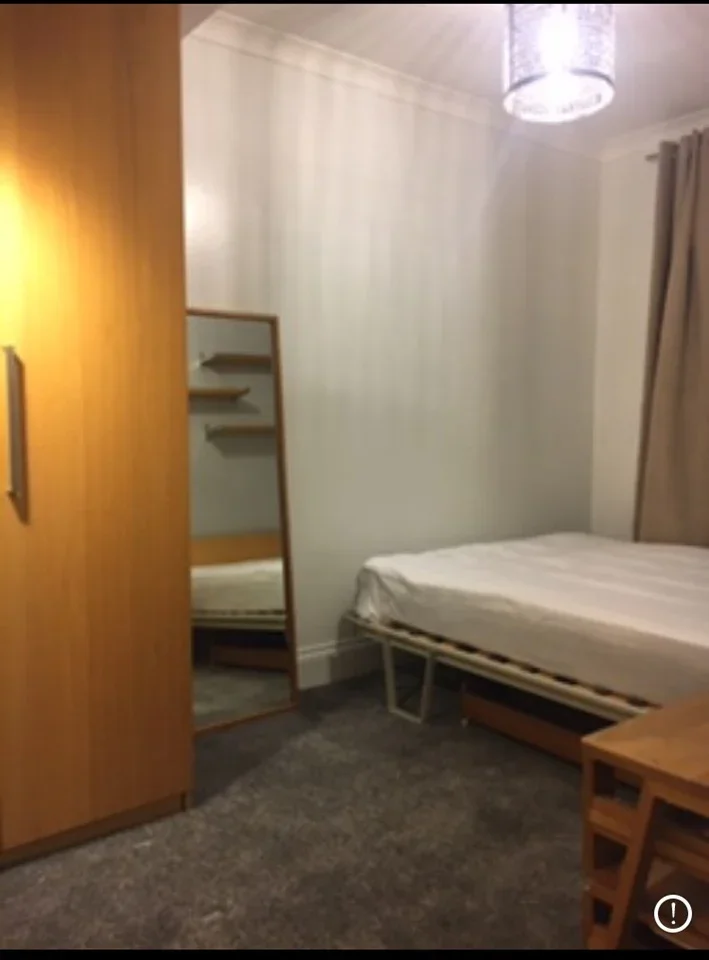 Room Christchurch Road in Greater London