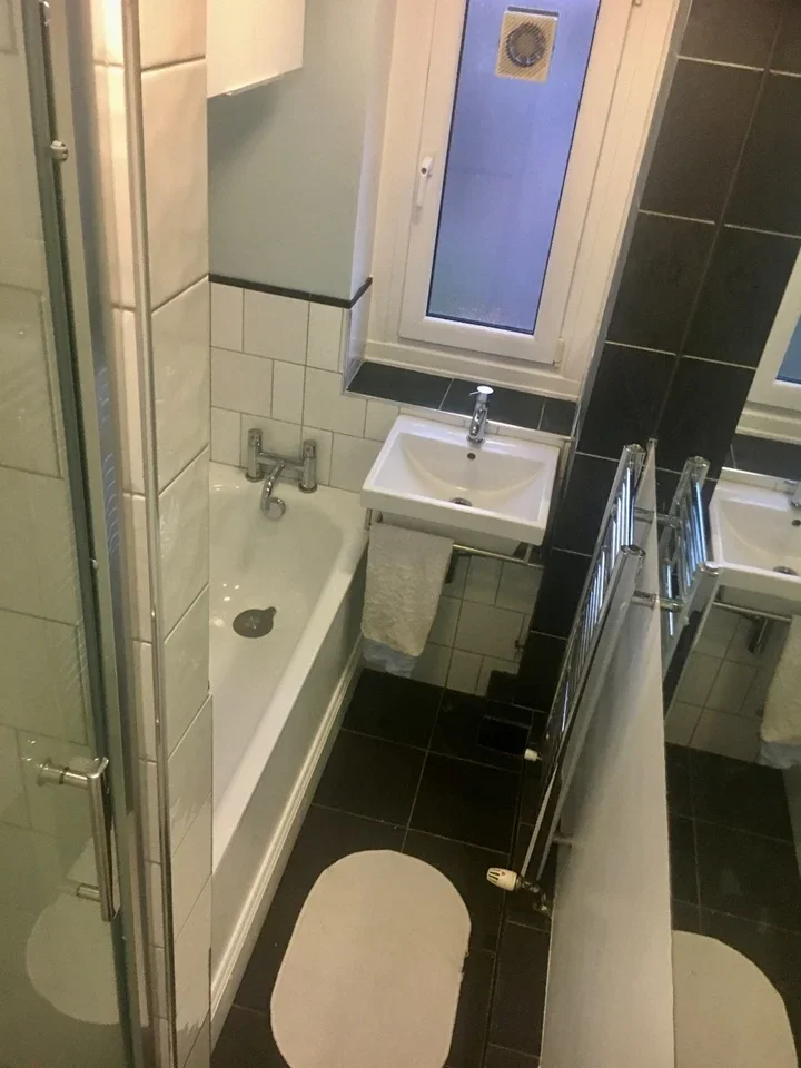 Room Christchurch Road in Greater London
