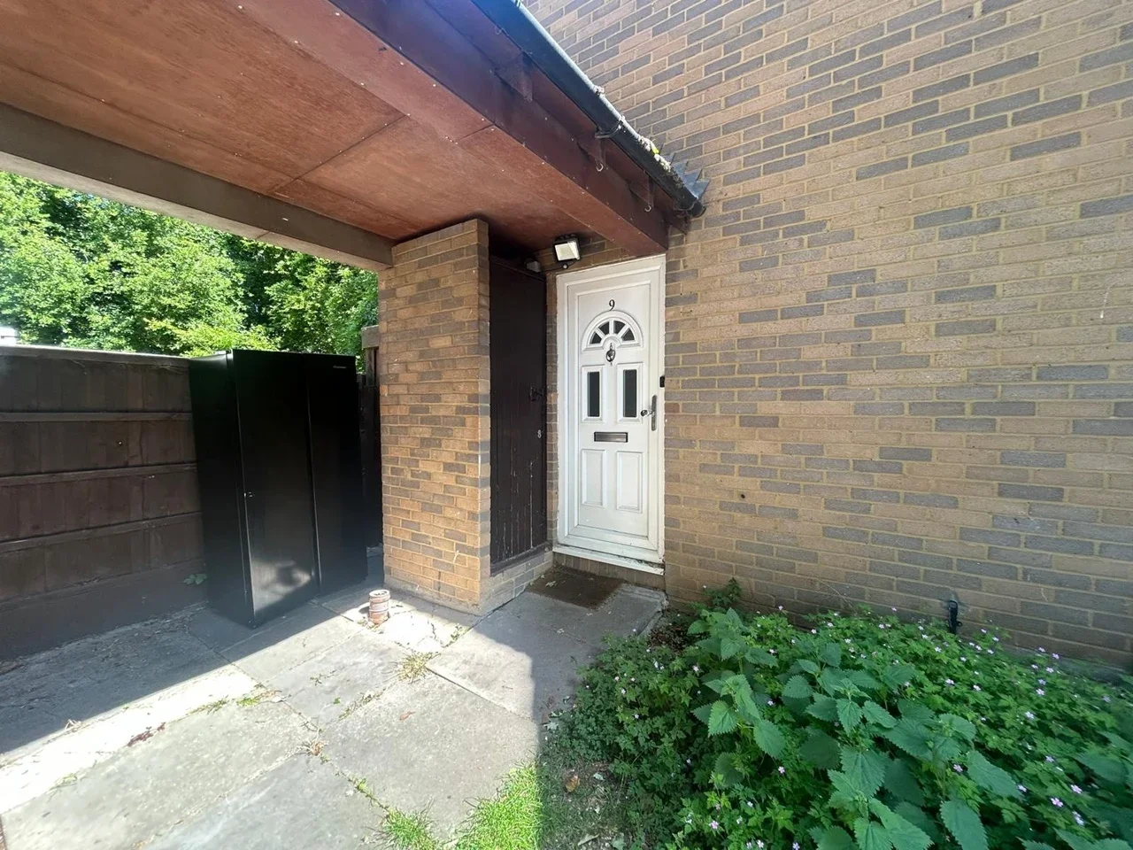 House Emerald Close in Greater London