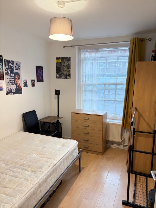 Room Worgan Street in Greater London