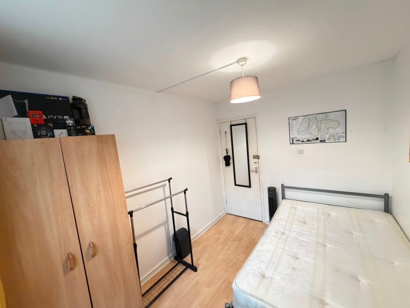 Room Worgan Street in Greater London