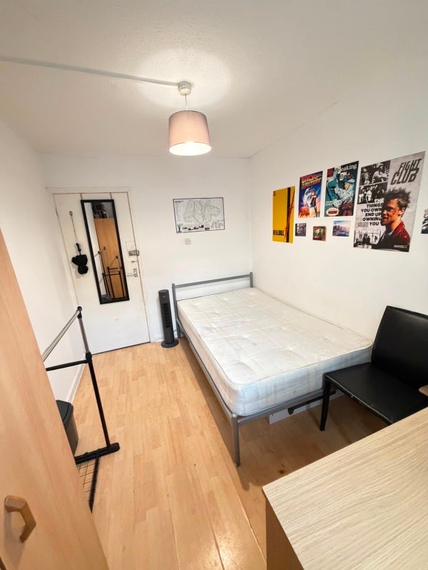 Room Worgan Street in Greater London