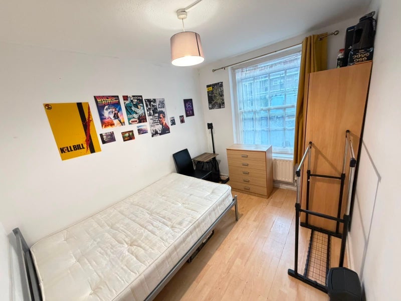 Room Worgan Street in Greater London