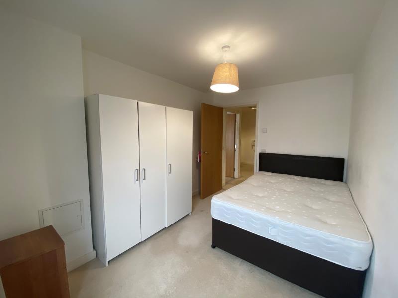 Flat Empire Way in Greater London