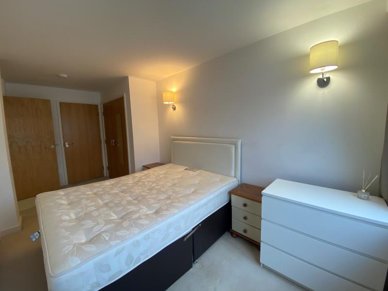 Flat Empire Way in Greater London