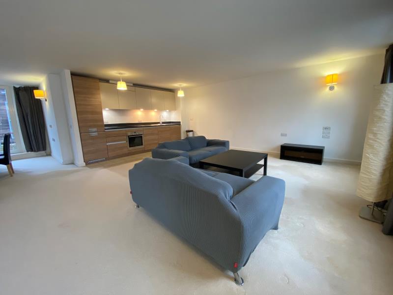 Flat Empire Way in Greater London