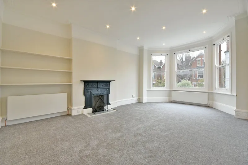 Flat Upper Street in Greater London