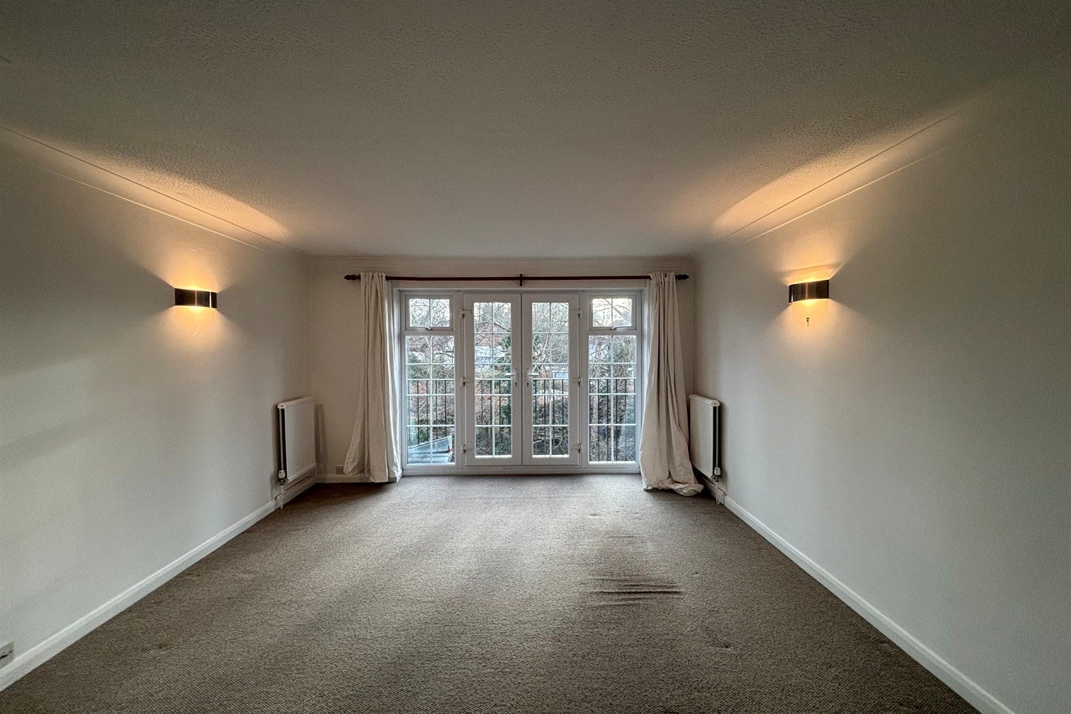Flat Heathfield Green in Chichester