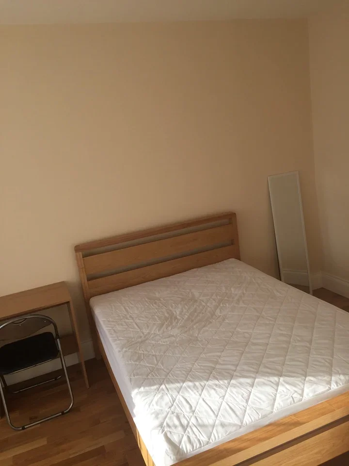 Room Spring Grove Road in Greater London