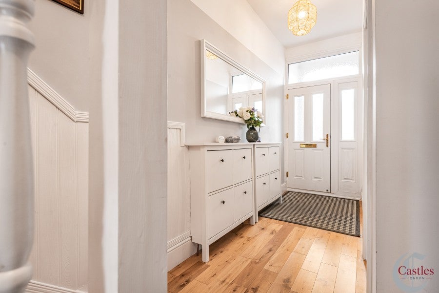 House Pemberton Court in Greater London