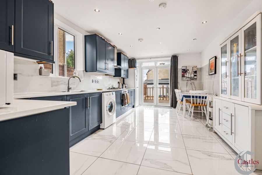 House Pemberton Court in Greater London