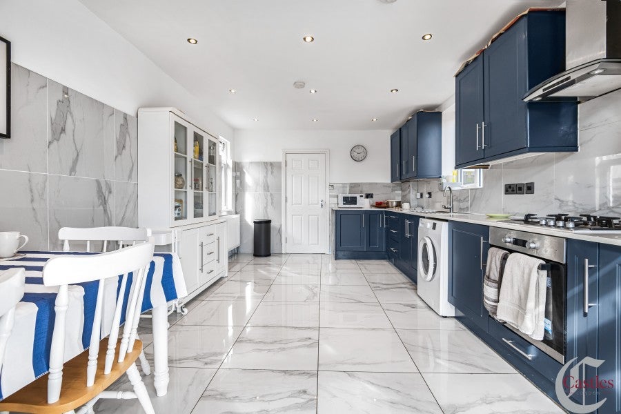 House Pemberton Court in Greater London
