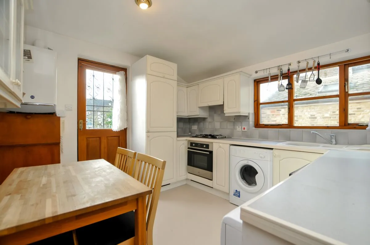 Flat Walford Road in Greater London
