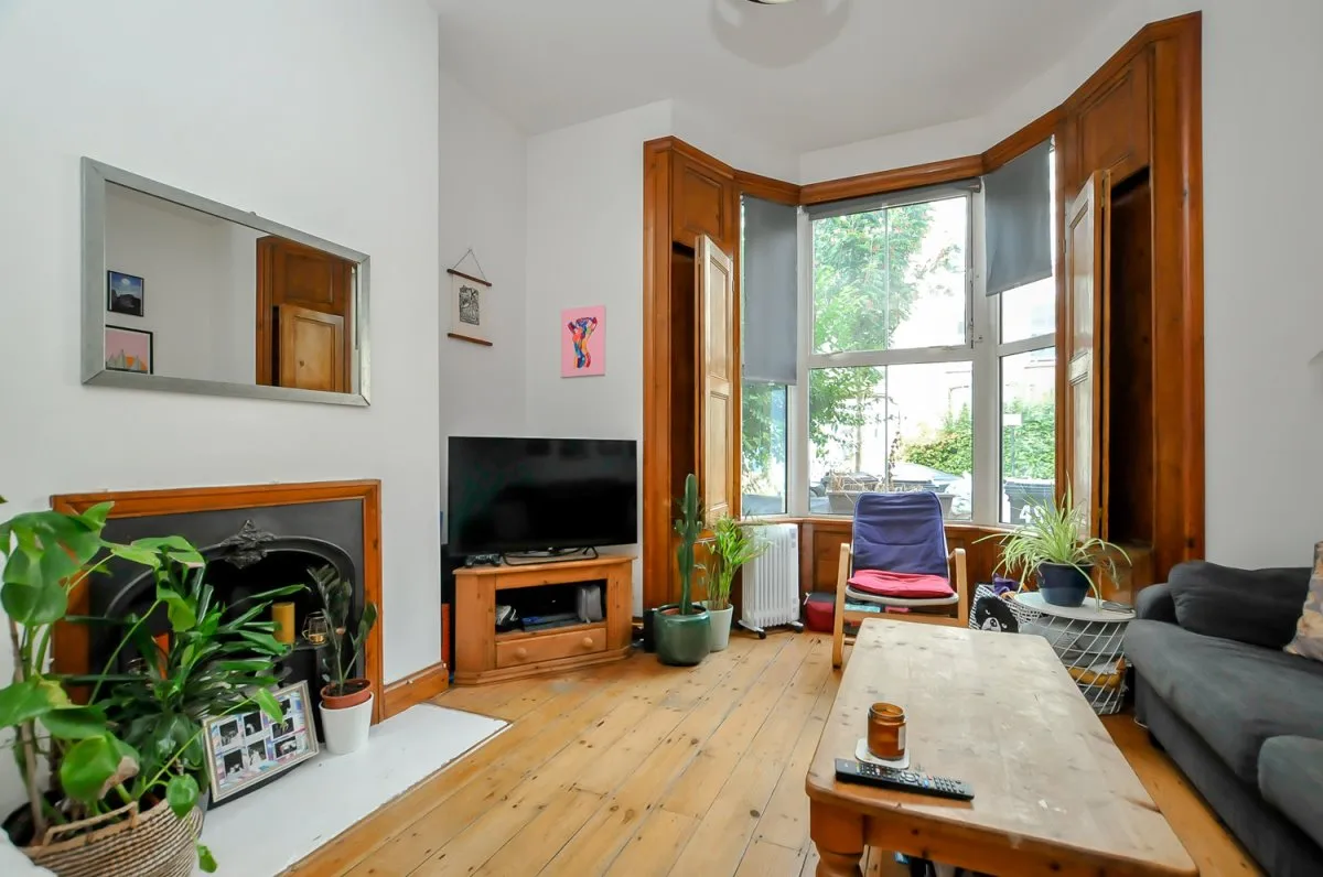 Flat Walford Road in Greater London