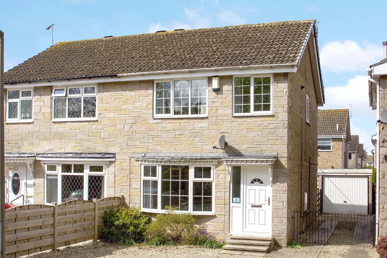 House Westfield Lane in Wigginton