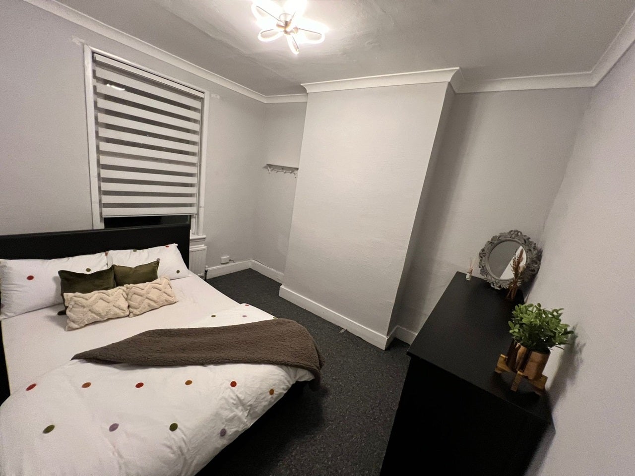 Room Homerton High Street in Greater London