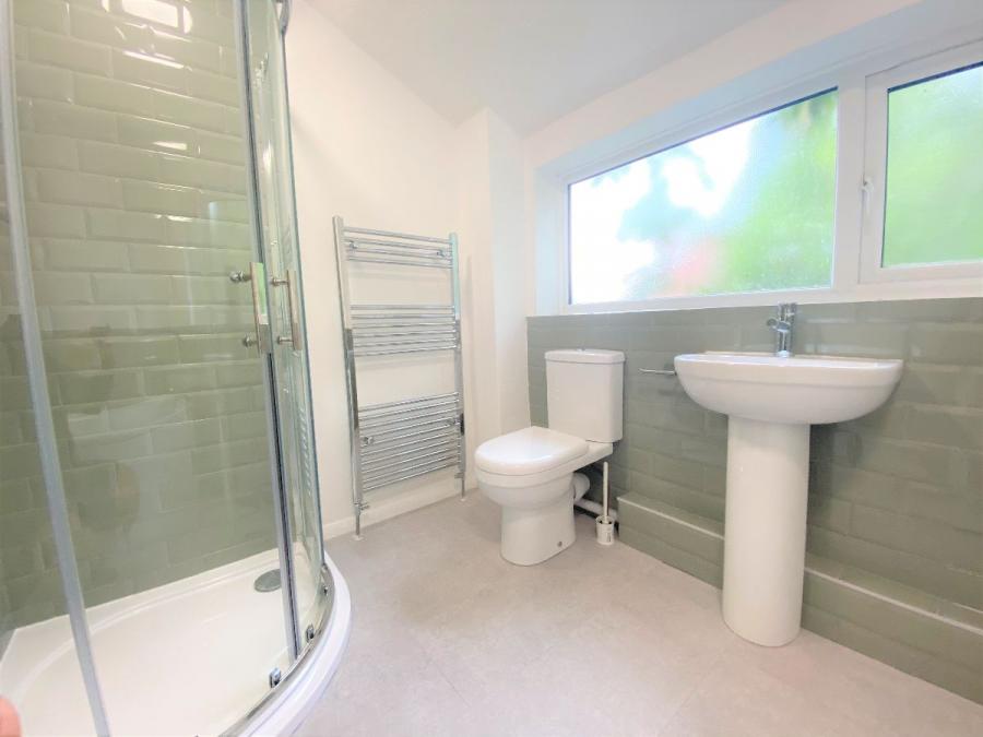 Room Teddington Close in Canterbury