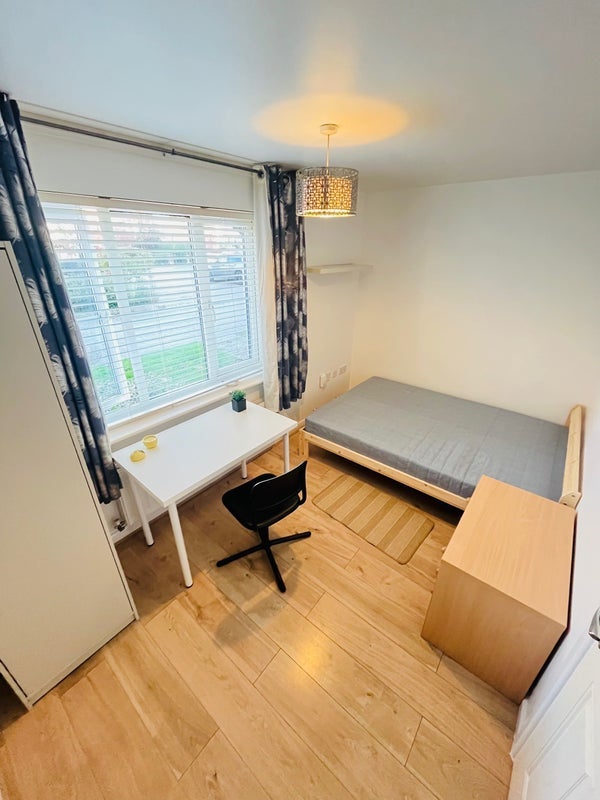 Room Eden Grove in Bristol