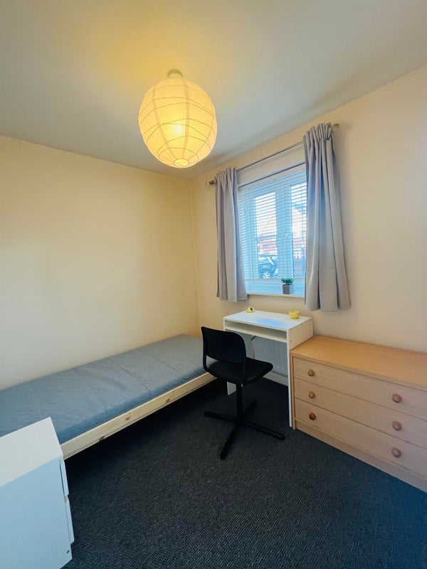 Room Eden Grove in Bristol