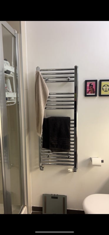 Room Scarlet Close in Greater London