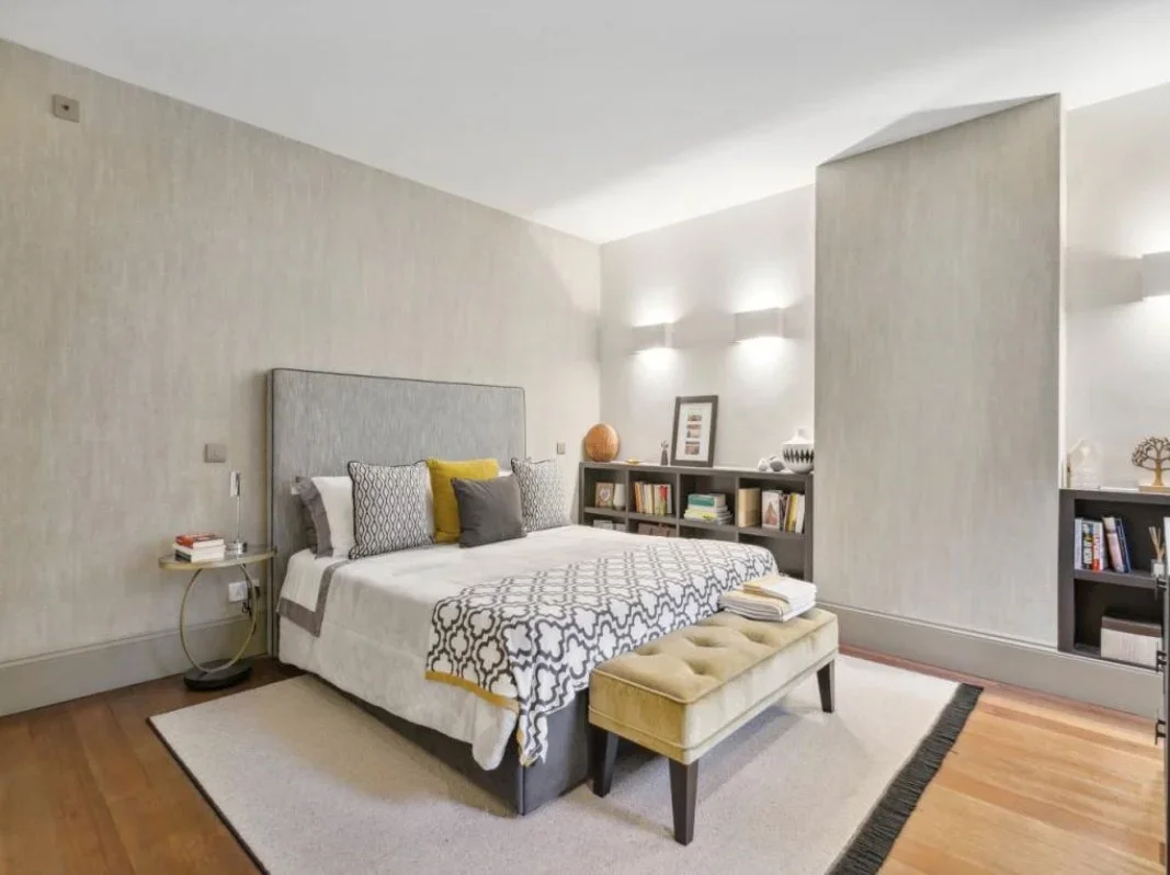 Flat Thurloe Place in Greater London