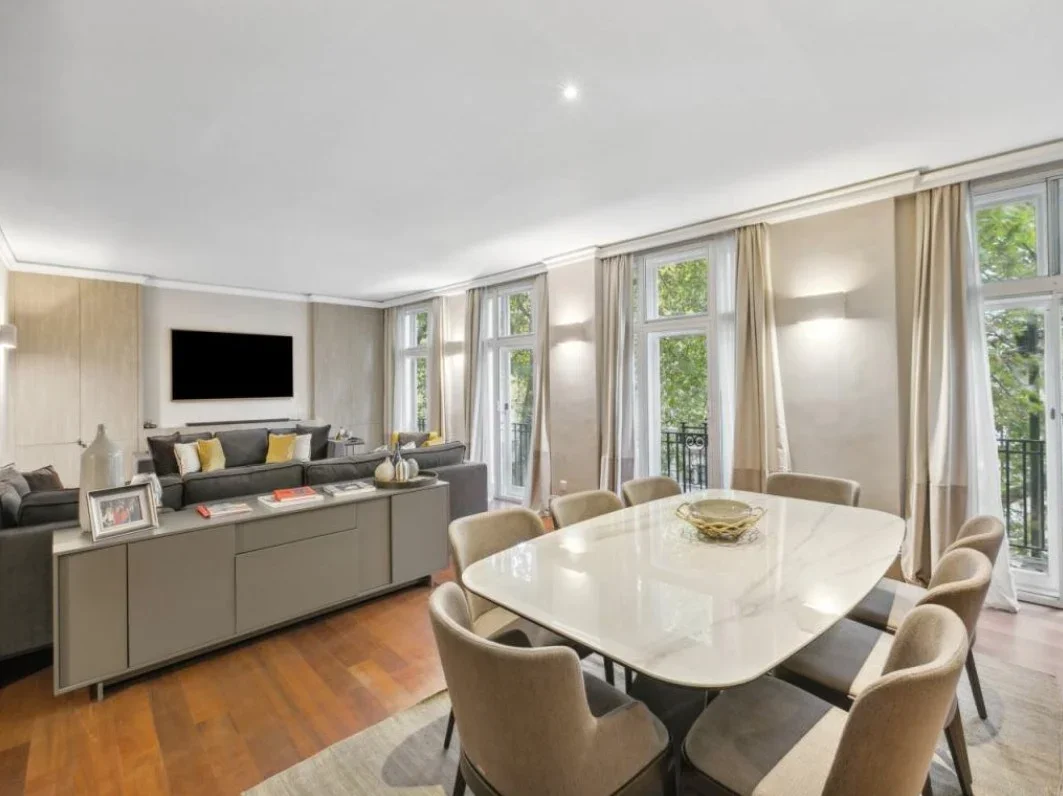 Flat Thurloe Place in Greater London