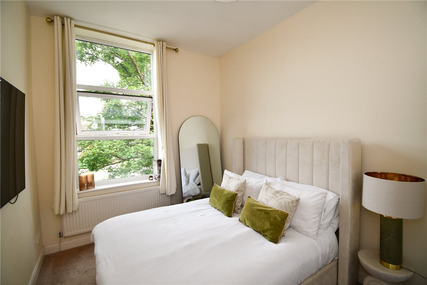 Flat Devonshire Place in Prenton