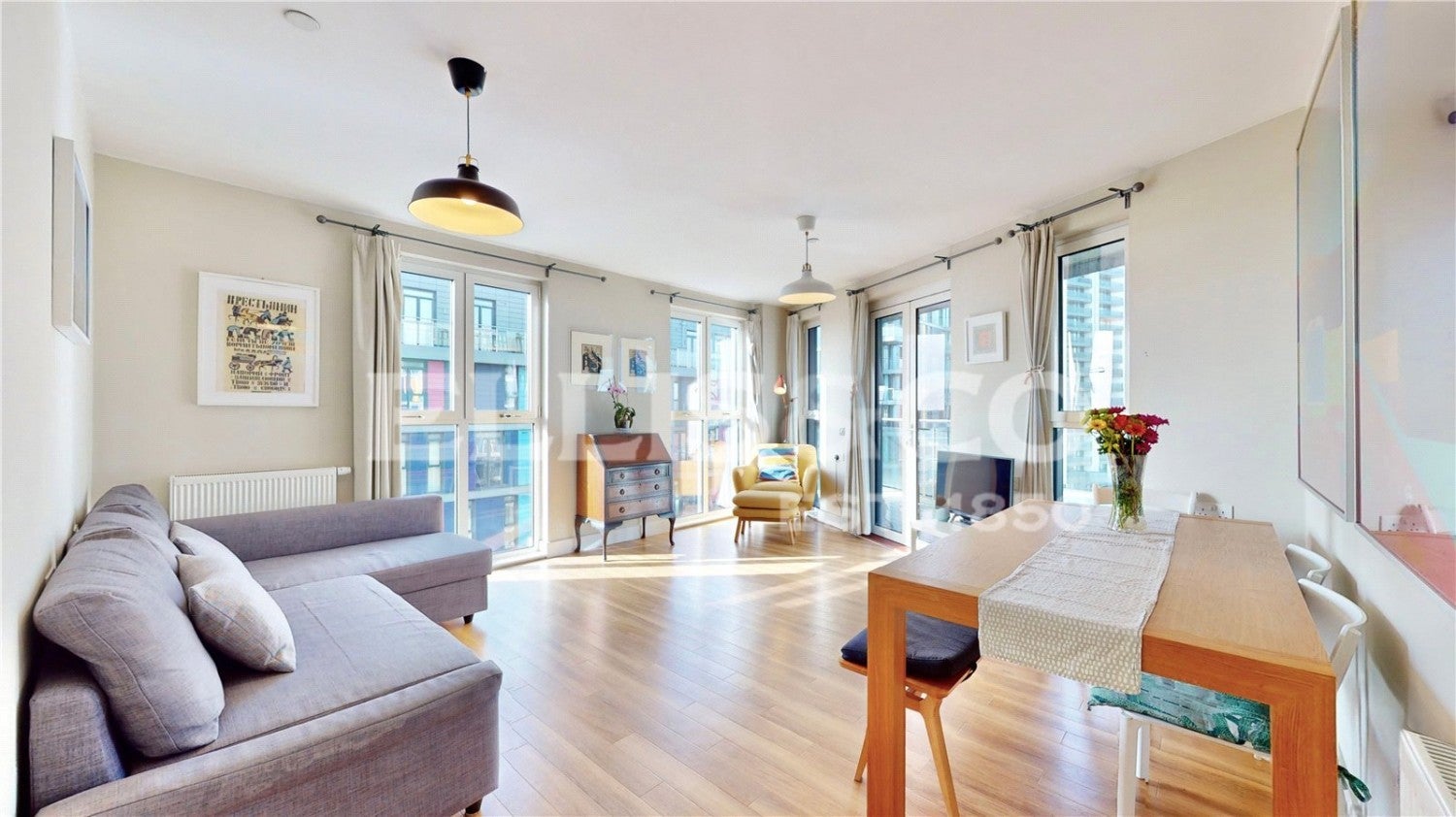 Flat Hatton Road in Greater London