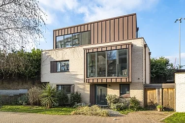 House Thorparch Road in Greater London