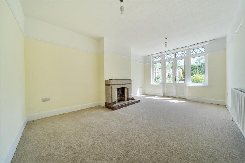 Flat Kendon Drive in Bristol