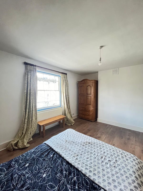 Room Groveway in Greater London