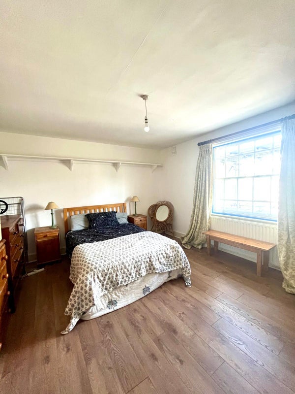 Room Groveway in Greater London
