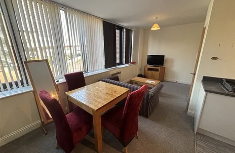 Flat Farnsby Street in Swindon