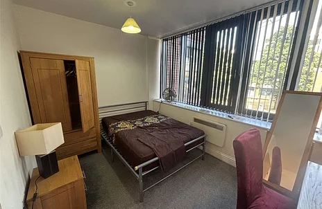 Flat Farnsby Street in Swindon