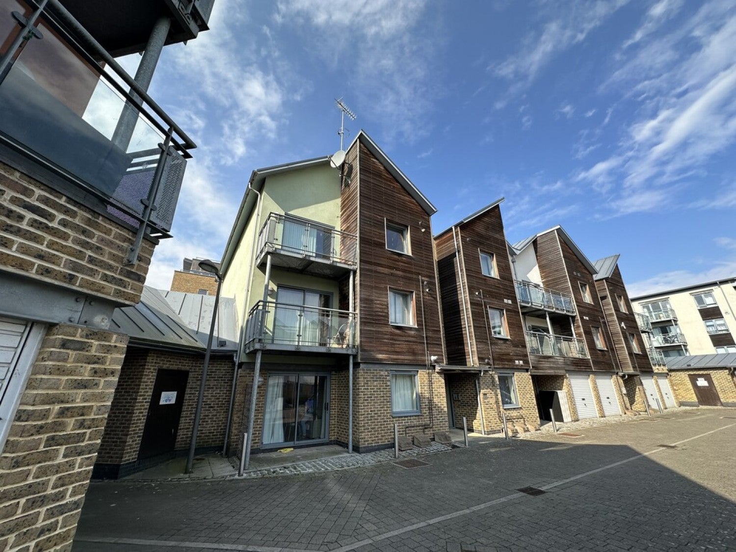 Flat Quayside Drive in Colchester