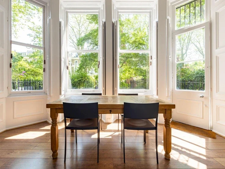Flat Harrington Gardens in Greater London