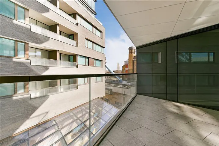 Flat London Bridge Street in Greater London