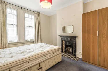Flat Laurel Close in Greater London
