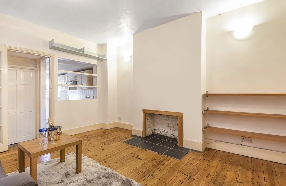 Flat Laurel Close in Greater London