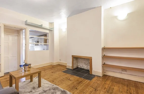 Flat Laurel Close in Greater London
