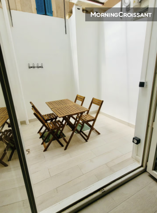 Flat Rue de Decazes in Marseille