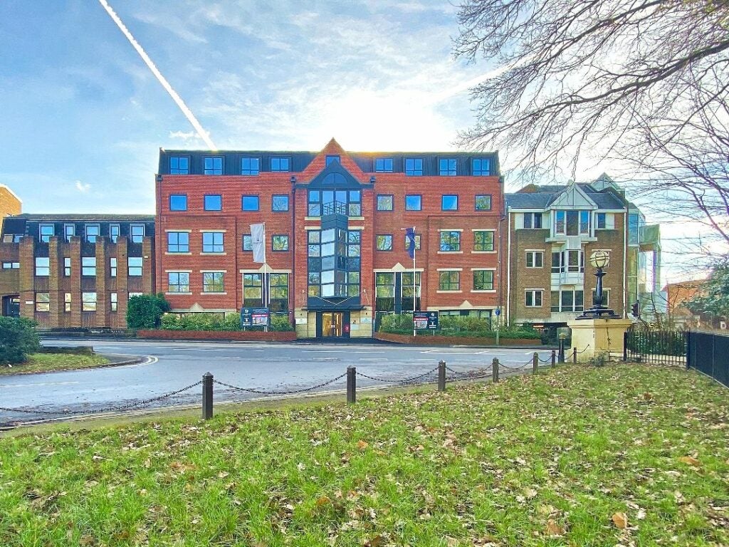 Flat London Road in Surrey Heath