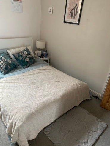 Room Aliwal Road in Greater London