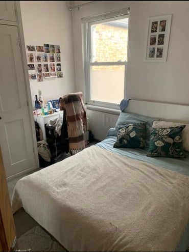 Room Aliwal Road in Greater London