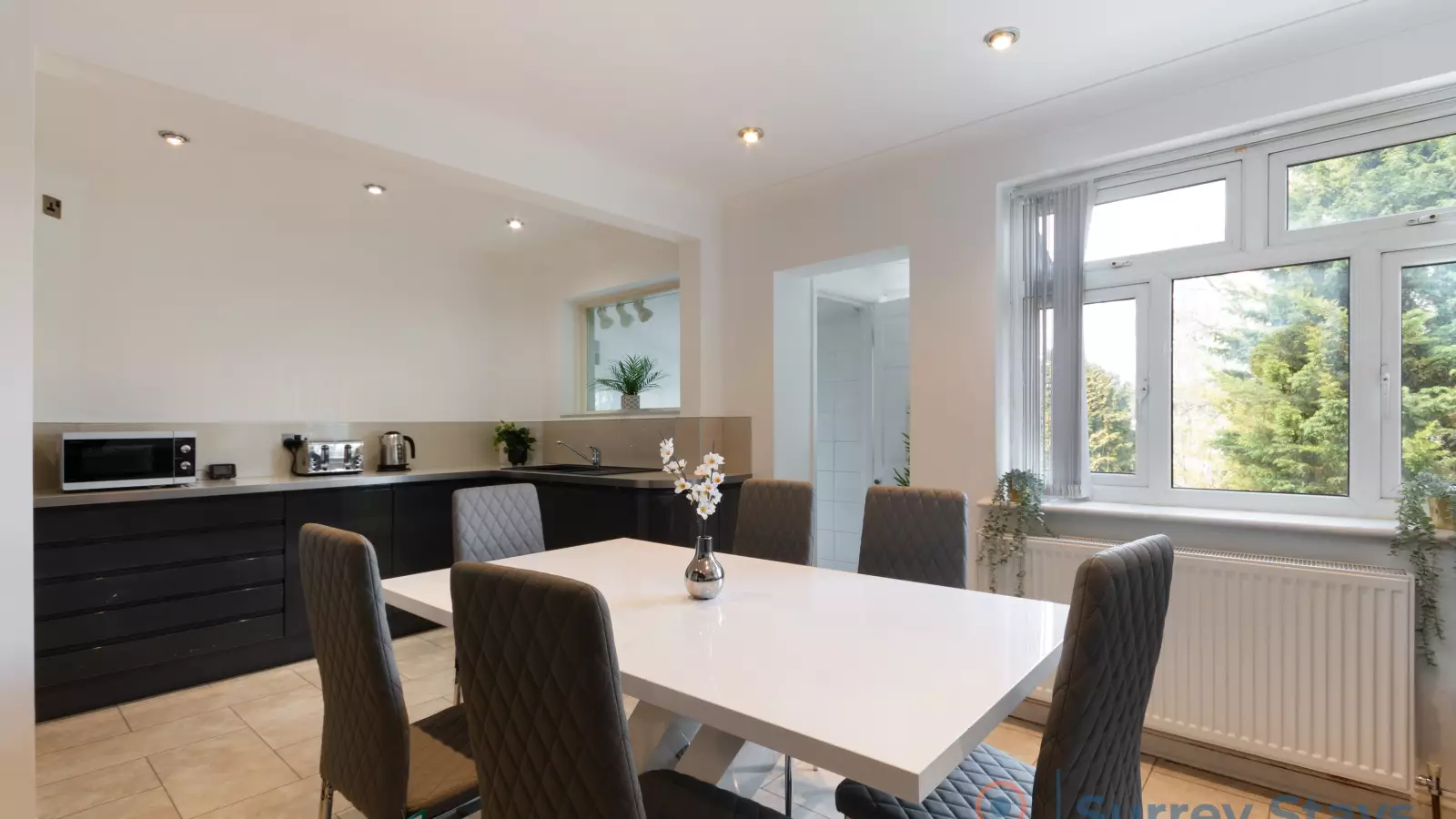 Flat Woodlands Grove in Greater London