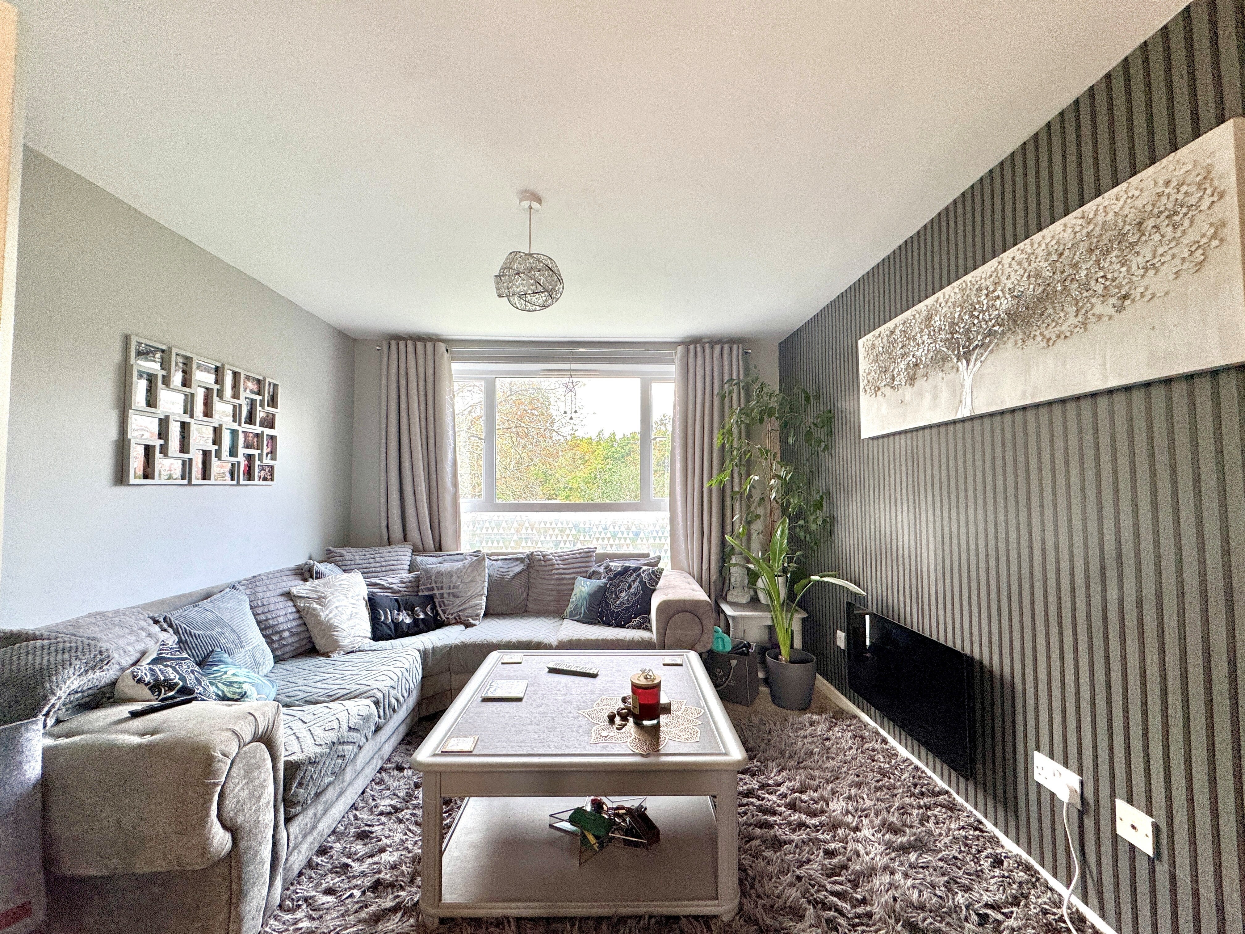 Flat Branksome Wood Road in Bournemouth