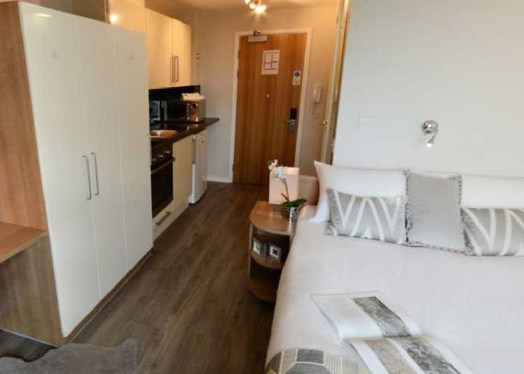 Flat Great Suffolk Street in Greater London