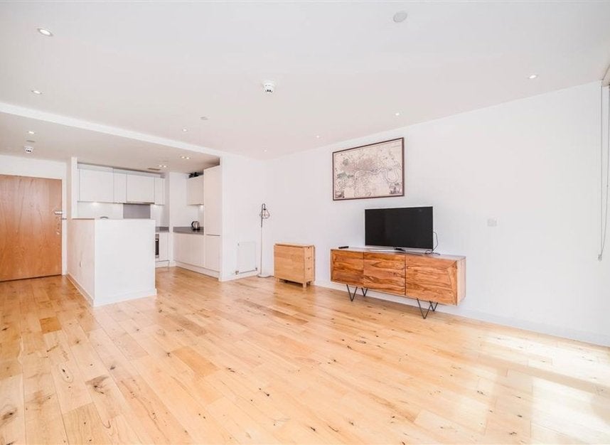 Flat Palmers Road in Greater London