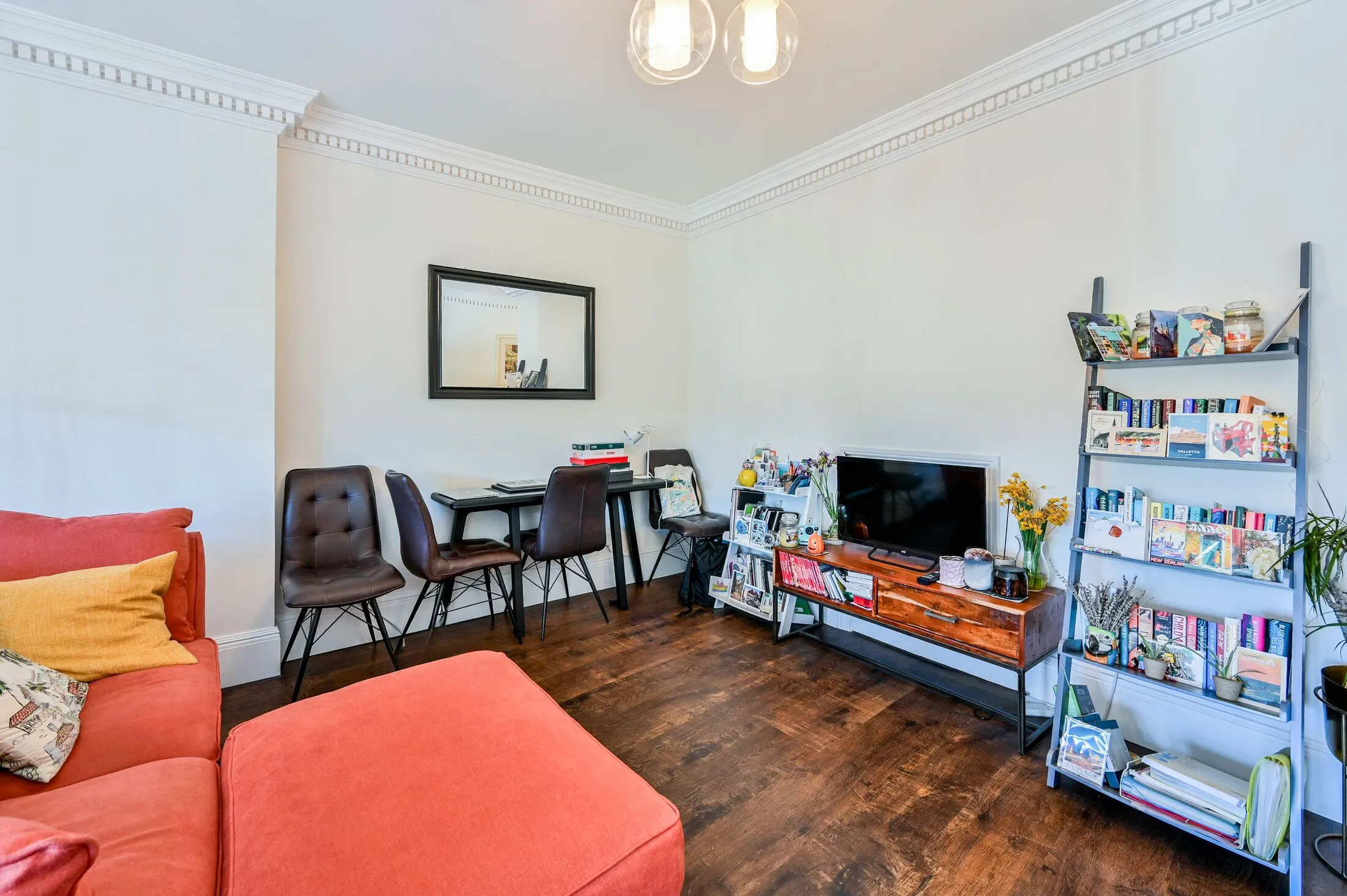 Flat Millbrook in Guildford