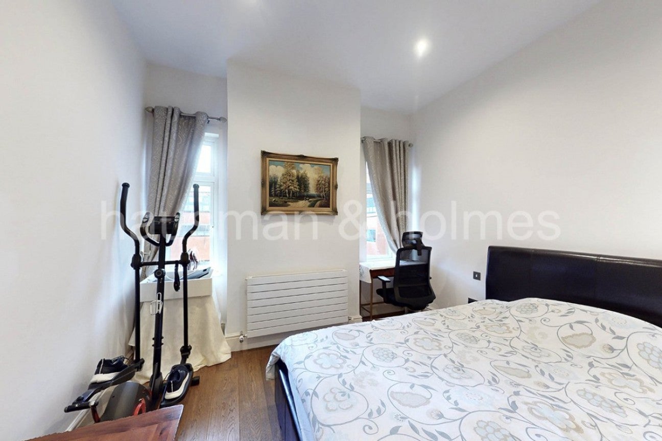 Flat Woodstock Road in Greater London